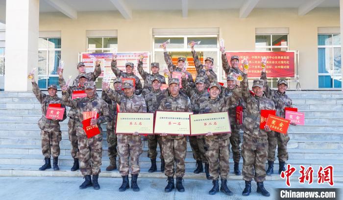 獲獎選手合影?！敲衫?攝