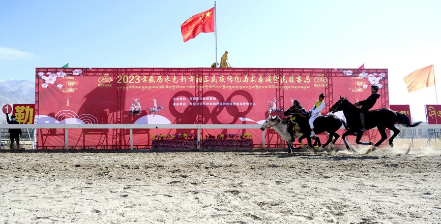 藏歷新年，精彩的馬術表演。潘多攝