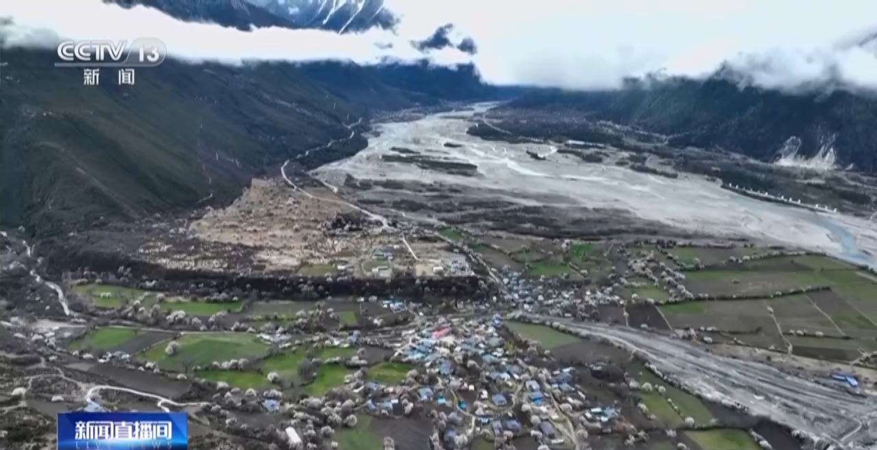 西藏林芝:巍峨雪山阡陌良田 桃花谷春色驚艷