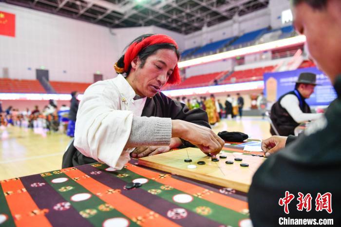 圖為比賽現(xiàn)場(chǎng)。　貢嘎來(lái)松 攝