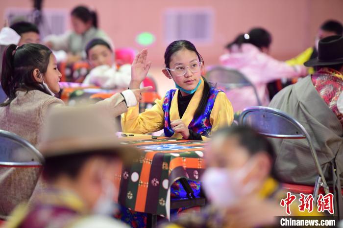 圖為比賽現(xiàn)場(chǎng)?！∝暩聛?lái)松 攝