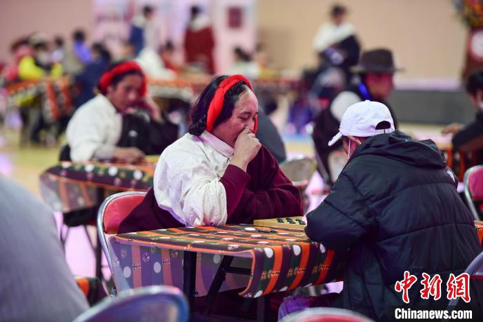 圖為比賽現(xiàn)場(chǎng)?！∝暩聛?lái)松 攝