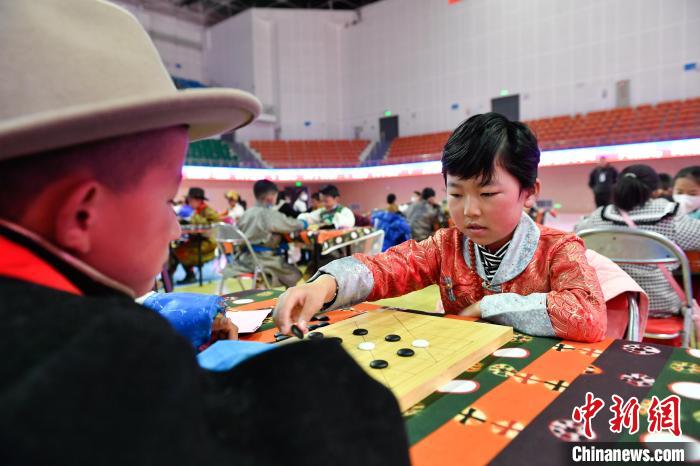 圖為比賽現(xiàn)場(chǎng)?！∝暩聛?lái)松 攝