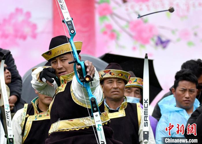 3月28日，選手參加響箭比賽?！±盍?攝