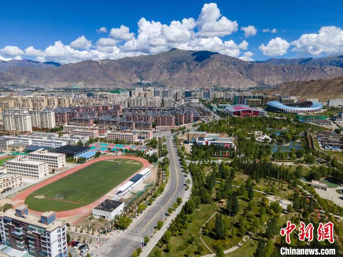 圖為俯瞰拉薩城。資料圖 江飛波 攝