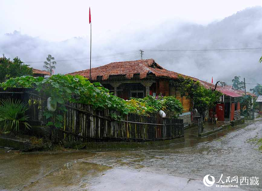 門巴族的特色庭院。