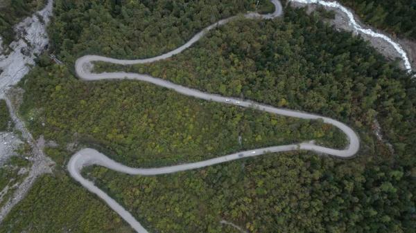 幾代建設(shè)者，歷經(jīng)半個(gè)多世紀(jì)完成！這是一條怎樣的公路？