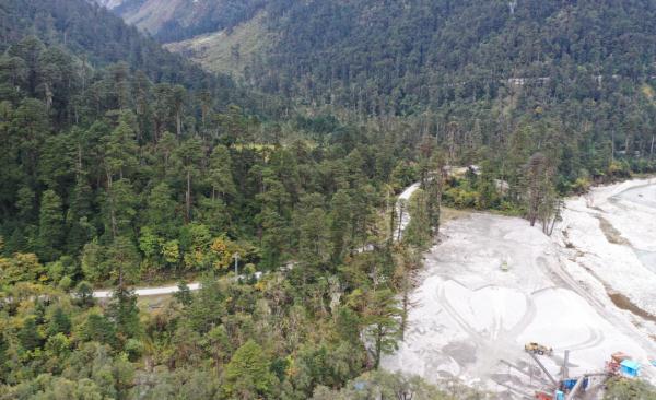 幾代建設(shè)者，歷經(jīng)半個(gè)多世紀(jì)完成！這是一條怎樣的公路？