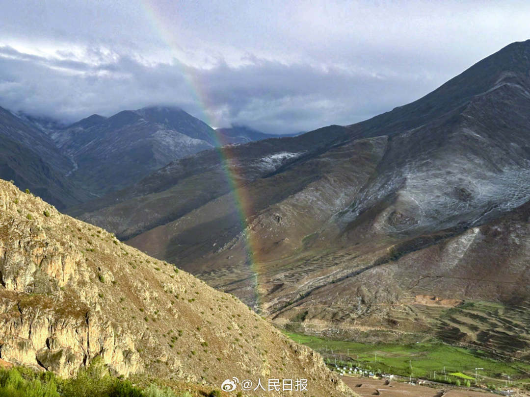 接好運(yùn)！青藏高原現(xiàn)巨大彩虹橋