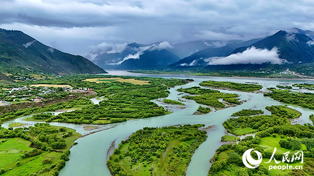 雅尼國(guó)家濕地公園風(fēng)景如畫(huà)。人民網(wǎng)記者 次仁羅布攝