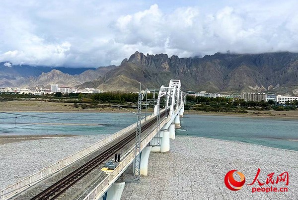 拉薩河特大橋。張敏穎 攝