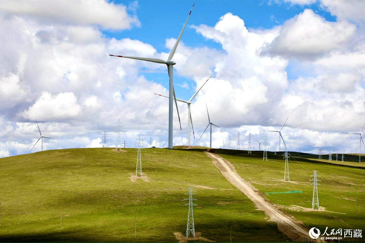 西藏那曲市色尼區(qū)的歐瑪亭嘎風(fēng)電場。